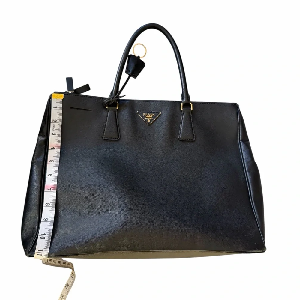 Prada Large Galleria Tote Bag in Black Saffiano Lux Leather